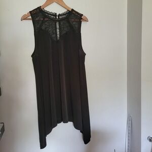 Torrid Women size 1 1x Black High Neck Studio Knit & Lace Sharkbite Hem Tank -M